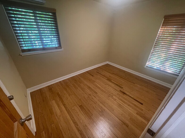 Building Photo - 1991 Glen Garry Dr