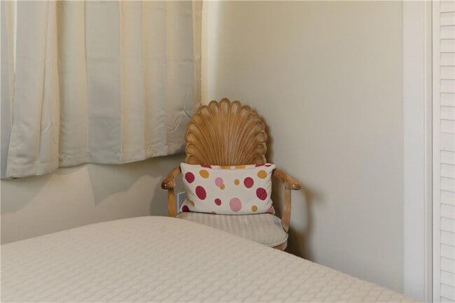 Building Photo - 98 Kay St