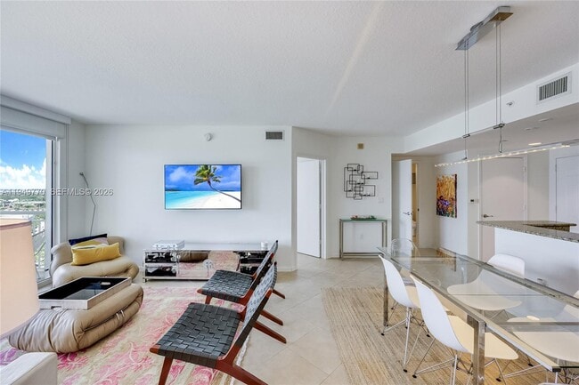 Building Photo - 19501 W Country Club Dr