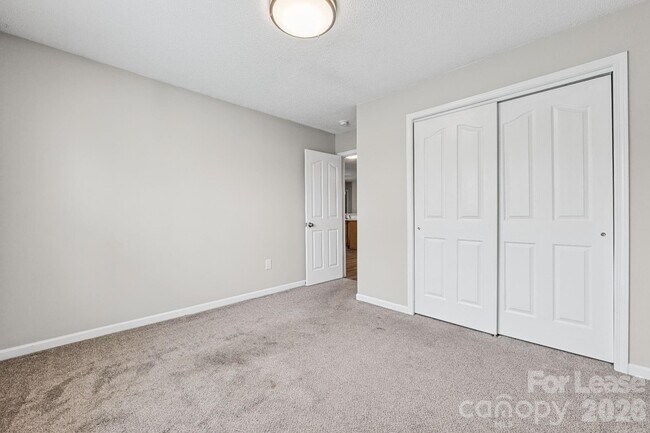 Building Photo - 145 English Hills Dr