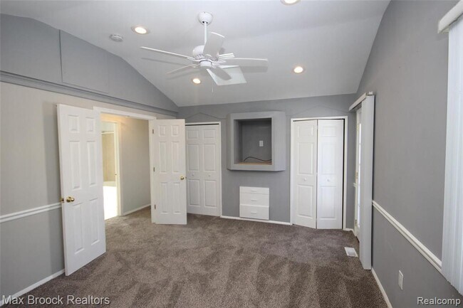 Building Photo - 2120 Daintree Ave