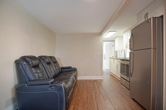 Building Photo - 26 Forest Dr