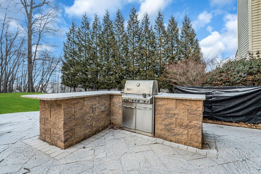 Building Photo - 6 Buchanan Ln