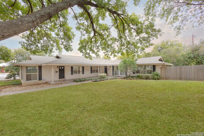Building Photo - 103 Oakhurst Pl