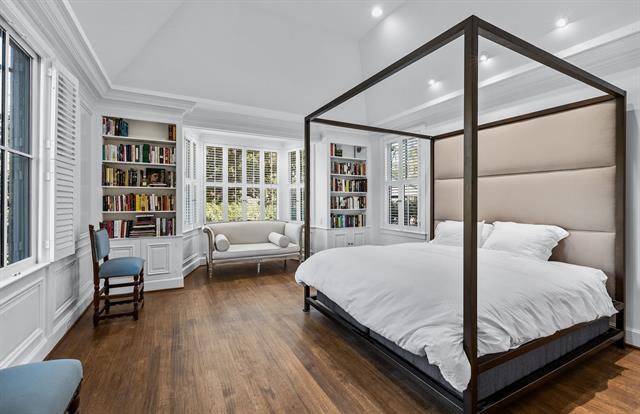 Building Photo - 1 Willow Wood Cir