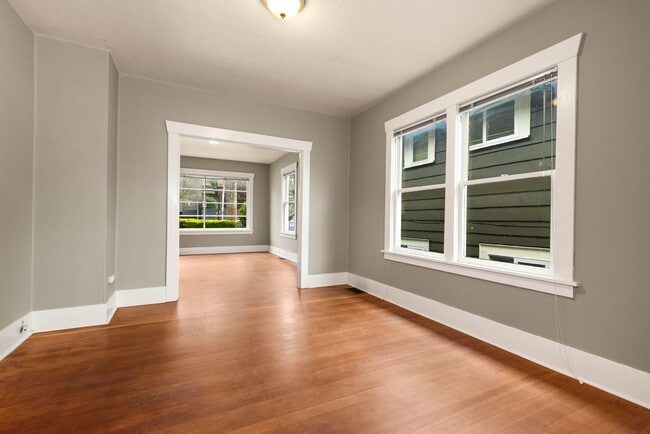 Building Photo - 2106 Dexter Ave N