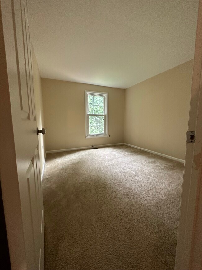 Building Photo - 11413 Oak Leaf Dr