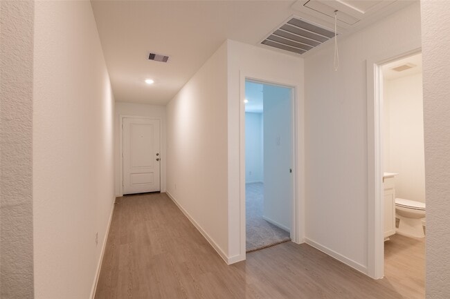 Building Photo - 6435 Begonia Trellis Dr