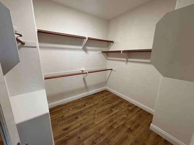 Building Photo - Spacious 4-Bedroom Home with Downstairs Bed/Bath & Full Community Access in Valencia!