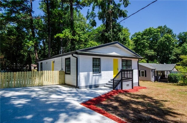 Building Photo - 4244 Lindsey Dr