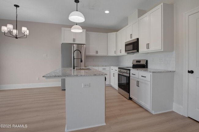 Building Photo - 424 Eraste Landry Rd