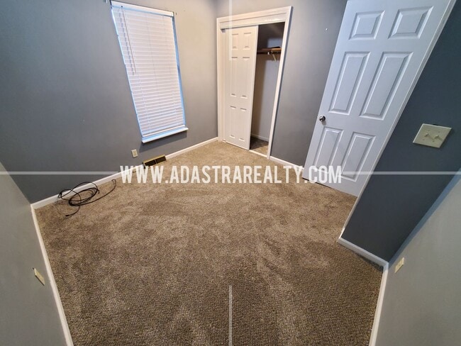 Building Photo - Beautiful Shawnee Home-AVAILABLE in JUNE!!