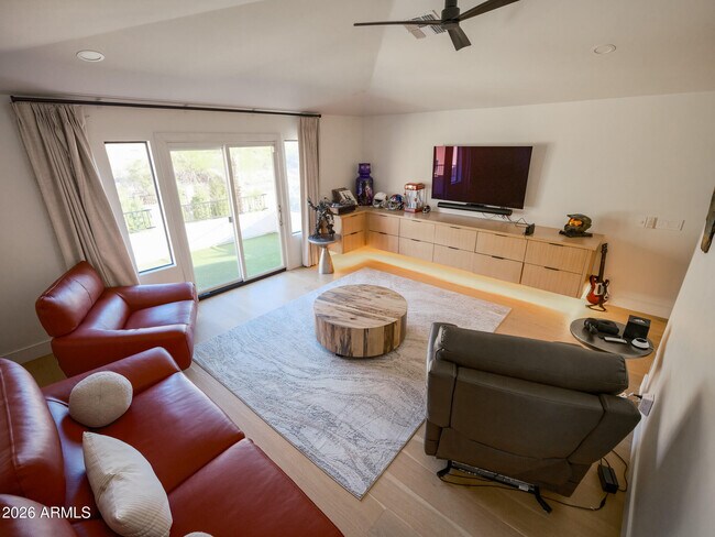 Building Photo - 2024 E Granite View Dr