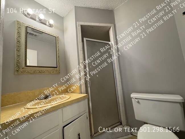 Building Photo - 104 Heritage St