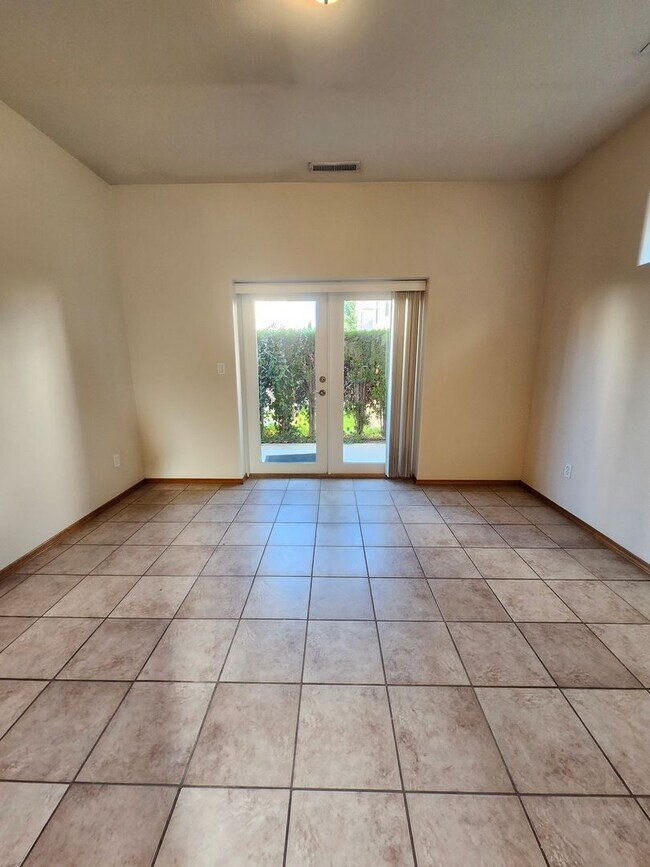 Building Photo - Welcome to 163 Keen Road in Richland!
