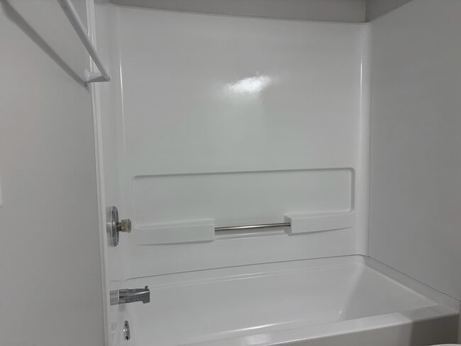 Building Photo - 2052 Darnell Cir