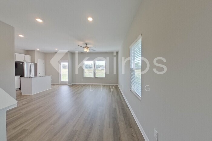 Building Photo - 874 Silent Barge Cv