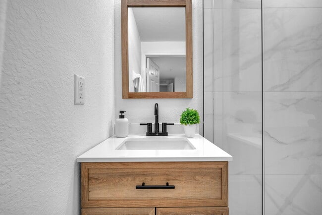 Building Photo - 477 NE 1st St