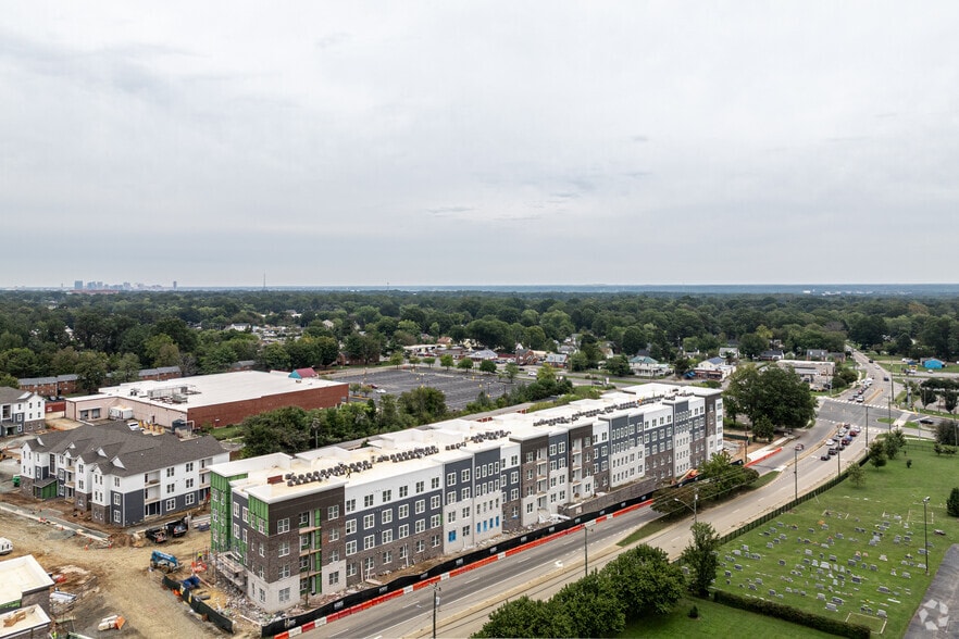 Building Photo - The Cascade at Foundry Creek
