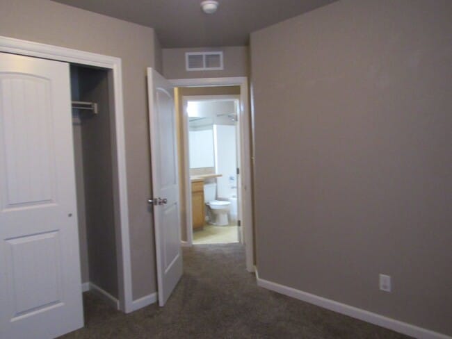 Building Photo - Charming 2 Story Doll House W/Unfinished Basement