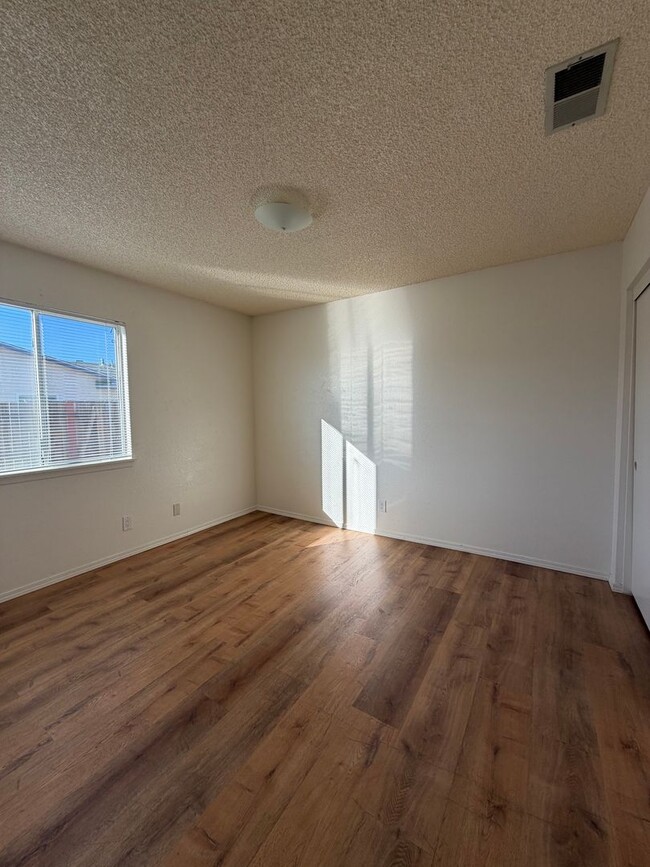 Building Photo - 3 Bedroom House Located in Cul De Sac Near Sportspark