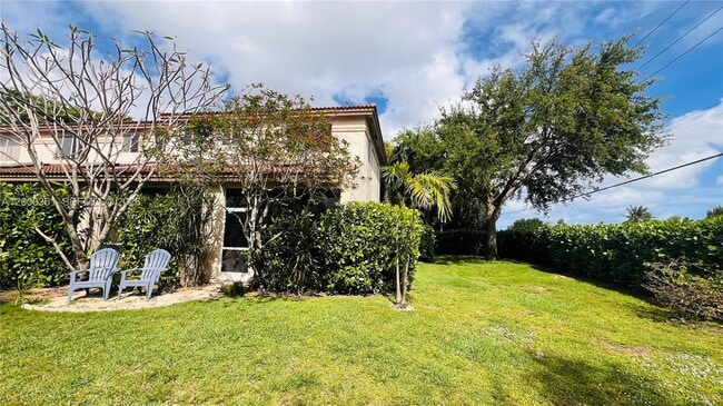 Building Photo - 6762 Via Regina