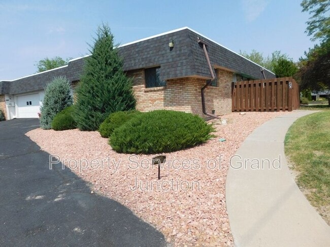 Primary Photo - 2700 G Rd
