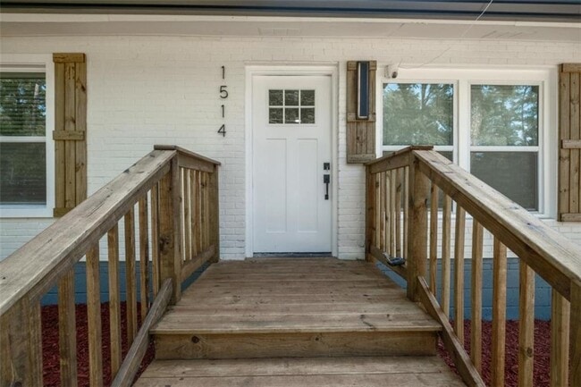 Building Photo - 1514 Peachcrest Rd