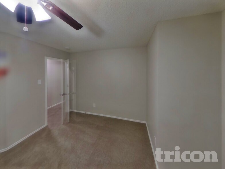 Building Photo - 2669 Bandera Pl