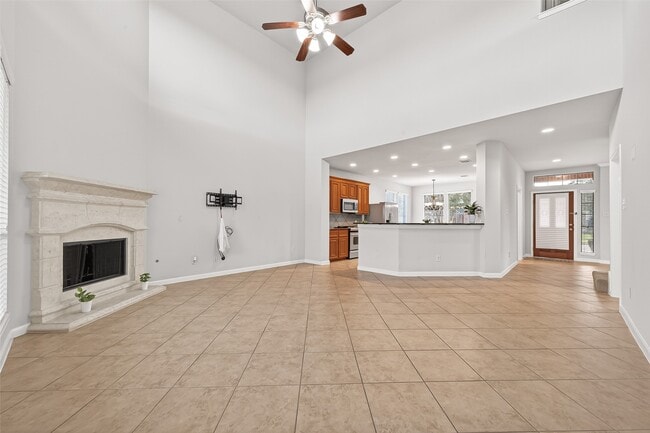 Building Photo - 8858 Distant Woods Dr