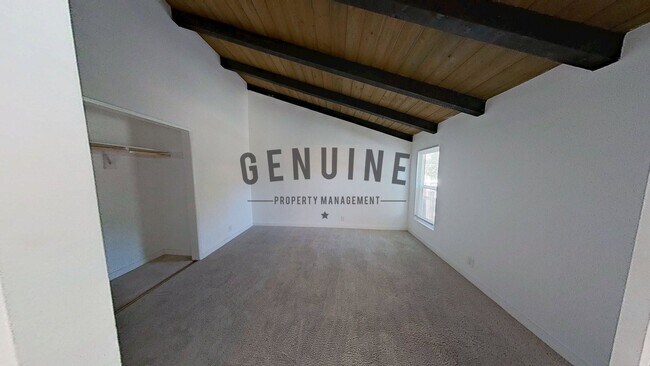 Building Photo - Stunning 2nd Story 3 Bedroom Condo in Woodlake Villas, La Habra