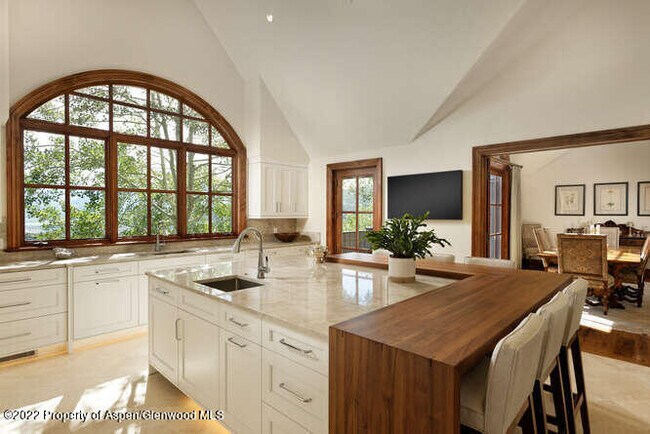 Building Photo - 650 Pioneer Springs Ranch Rd