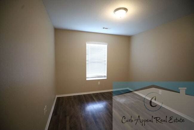 Building Photo - Move in special $800!! Beautiful 3 bed / 2 bath home - Nettleton!!