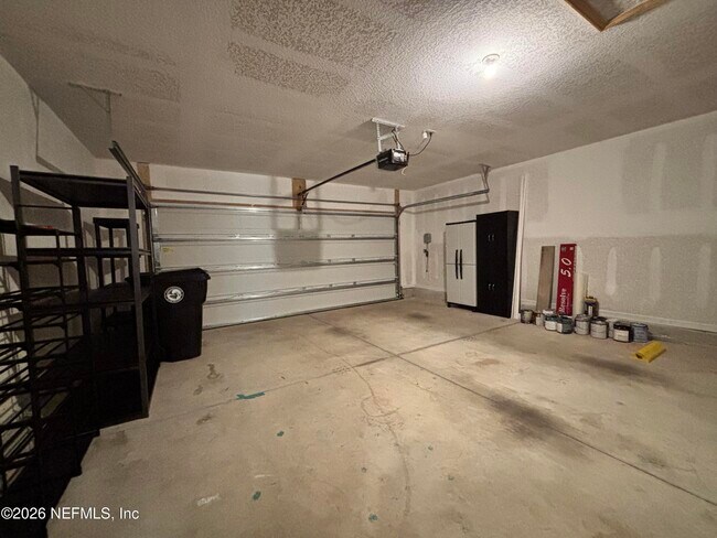 Building Photo - 2270 Willow Springs Dr