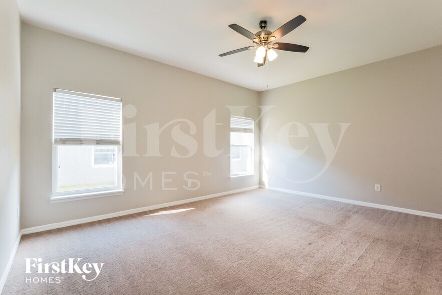 Building Photo - 2530 Dwyer Ln
