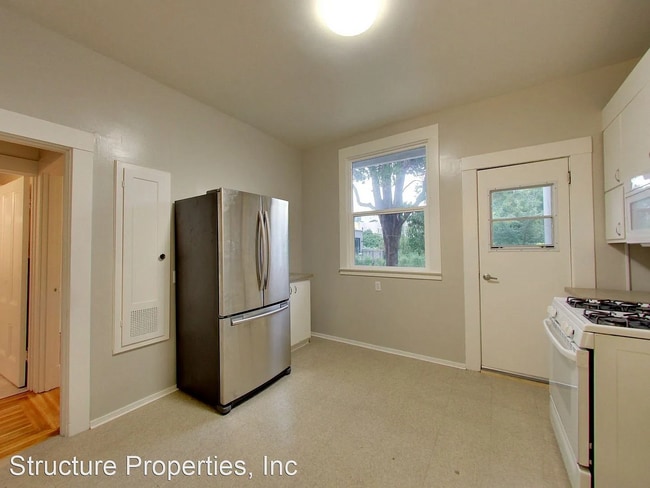 Building Photo - 478 Sanchez St