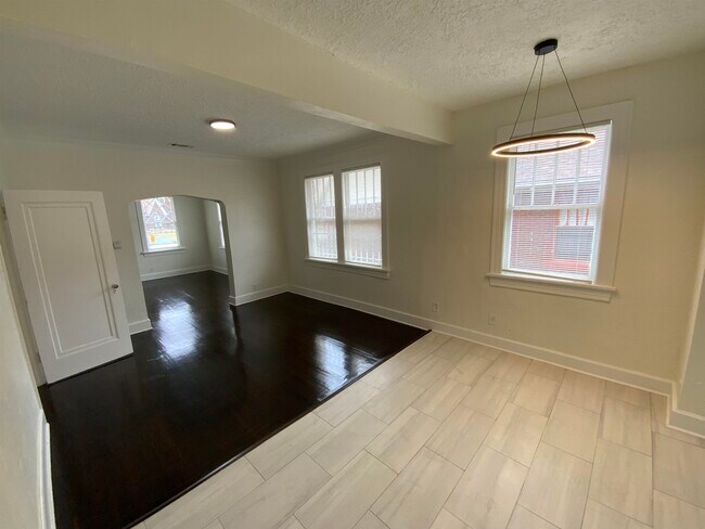 Building Photo - 920 N Auburndale St
