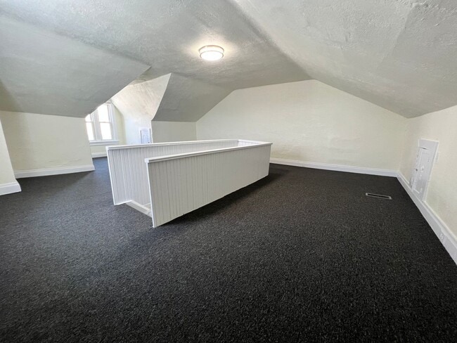 Building Photo - Updated 3BR house with multi-car off street parking!