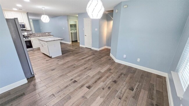 Building Photo - 6310 Macquarie Dr