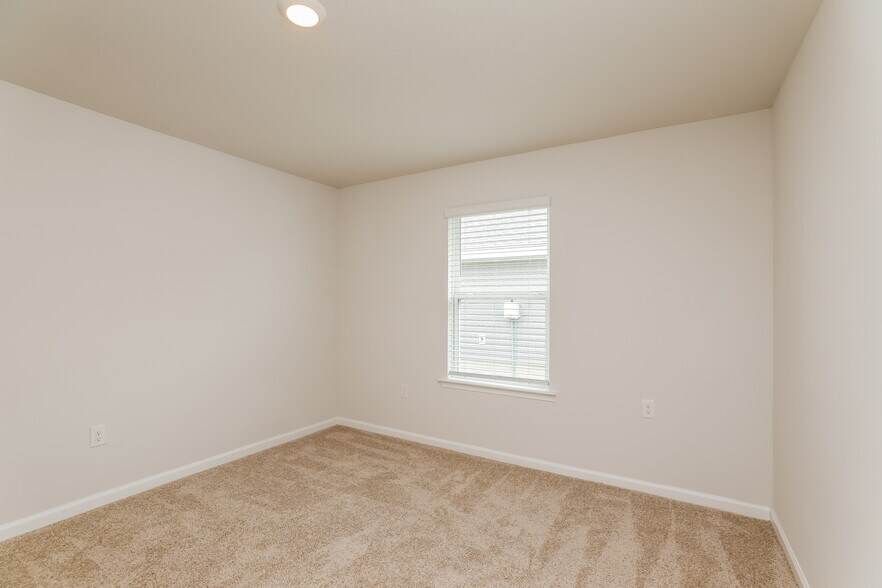 Building Photo - 5812 Tiagra Dr