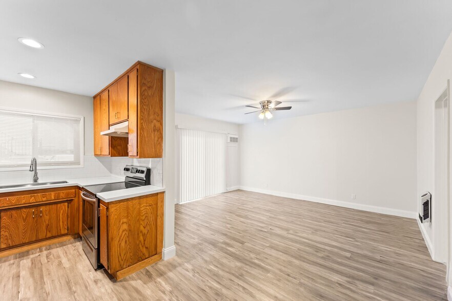Building Photo - 14525 Albers St