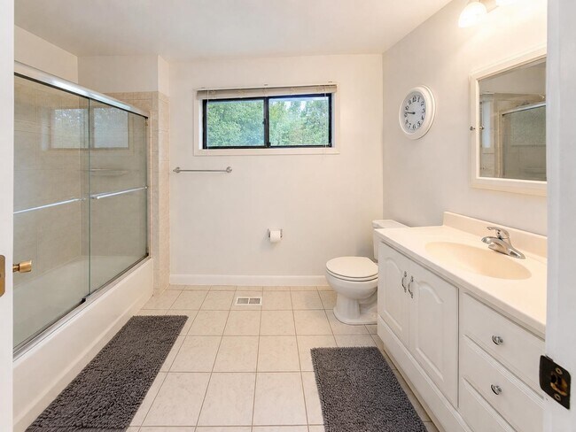 Building Photo - 72 Lenape Trail