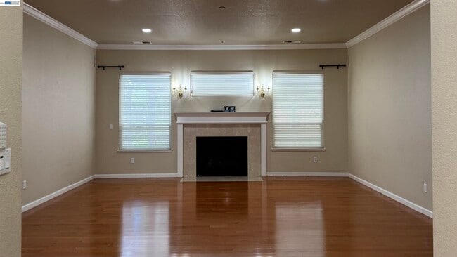 Building Photo - 118 Deer Meadow Terrace