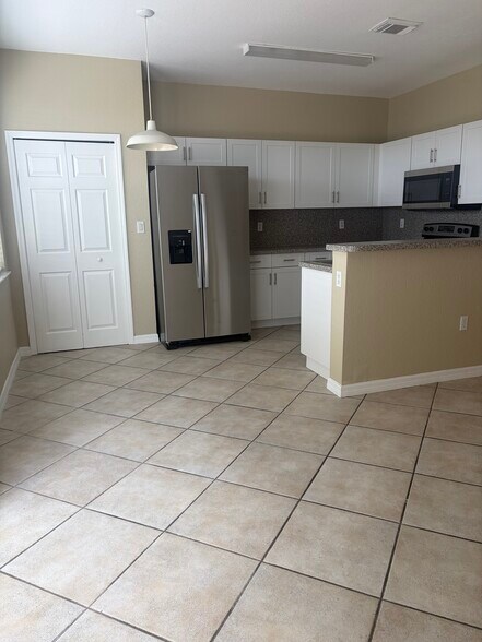 Building Photo - 12398 SW 125th Ter