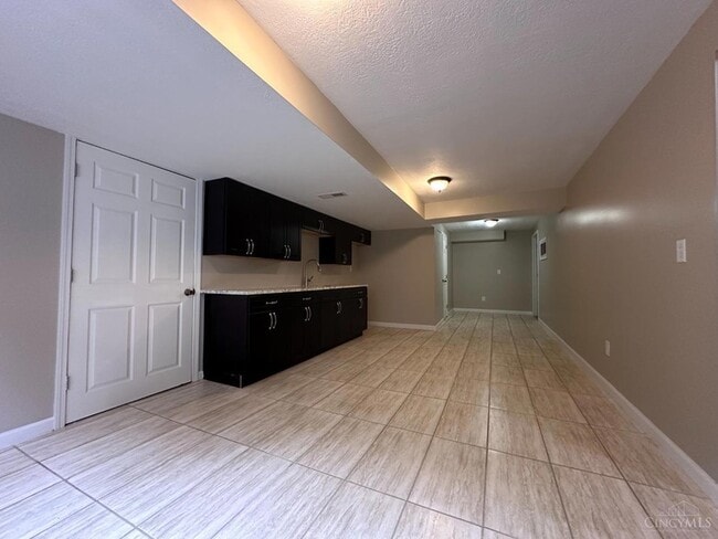 Building Photo - 2355 Henesy Ln