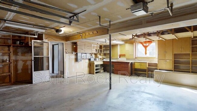 Building Photo - 2265 Montebello Dr W