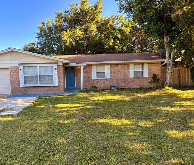 Building Photo - 632 Mayflower Ave