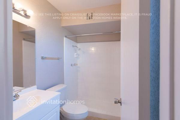 Building Photo - 1943 W Devonshire St