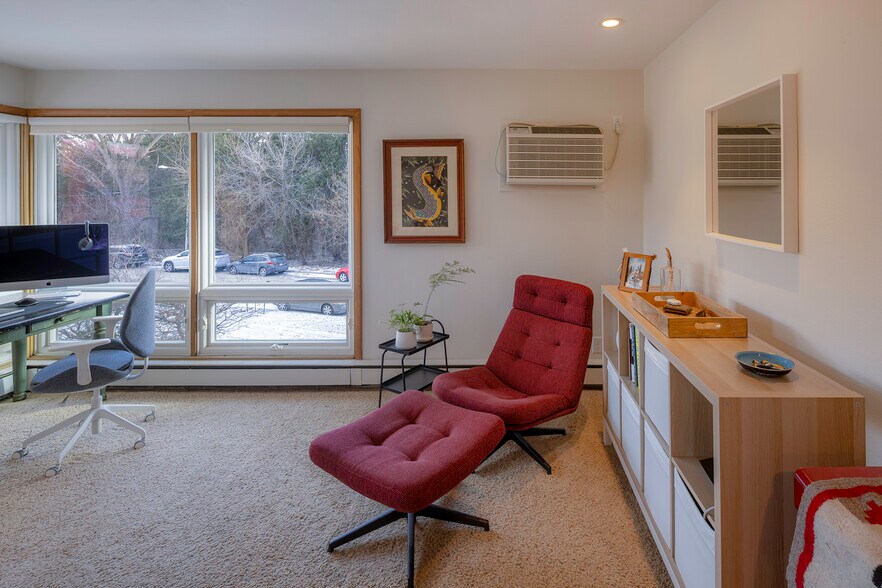 Building Photo - 2802 Arbor Dr