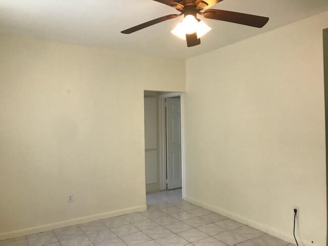 Building Photo - 2230 Monroe St